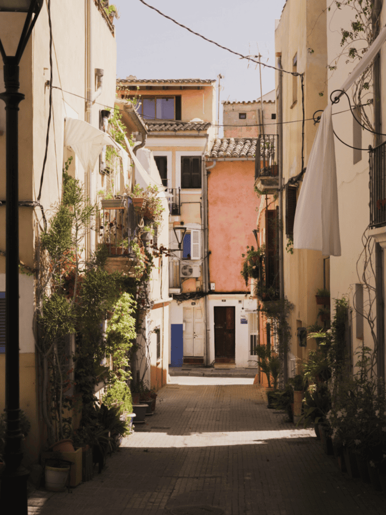 The colourful streets around Santa Catalina in Palma Mallorca