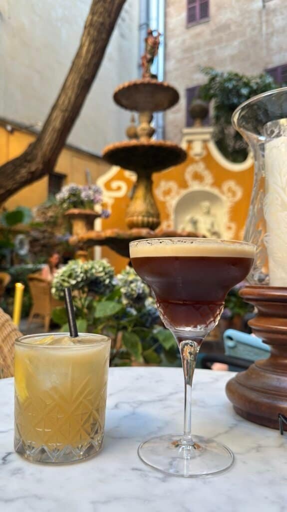 The opulent setting of Bar Abaco in Palma Mallorca