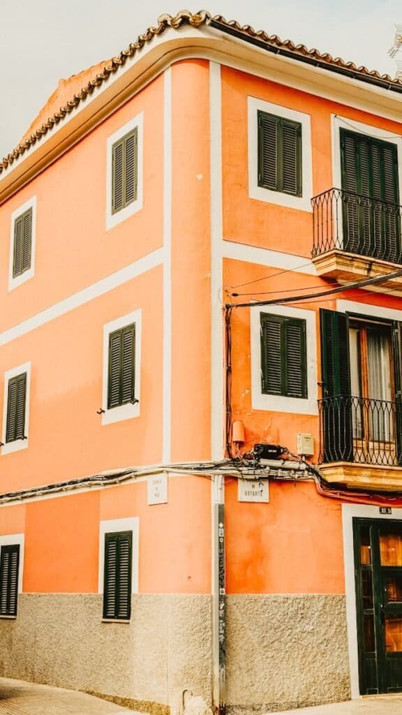The colourful streets around Santa Catalina in Palma Mallorca